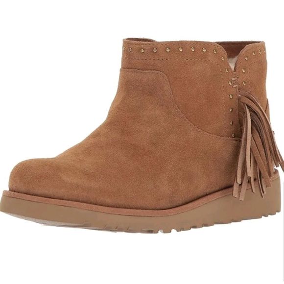 Ugg Australia Cindy Sand Suede Shearling Lined Studded Booties Tassels Girl Sz 4 - Picture 1 of 11
